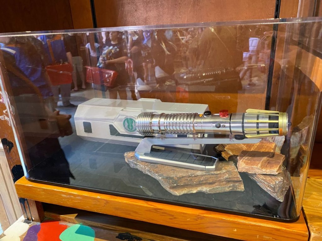 Luminara Unduli Legacy Lightsaber.