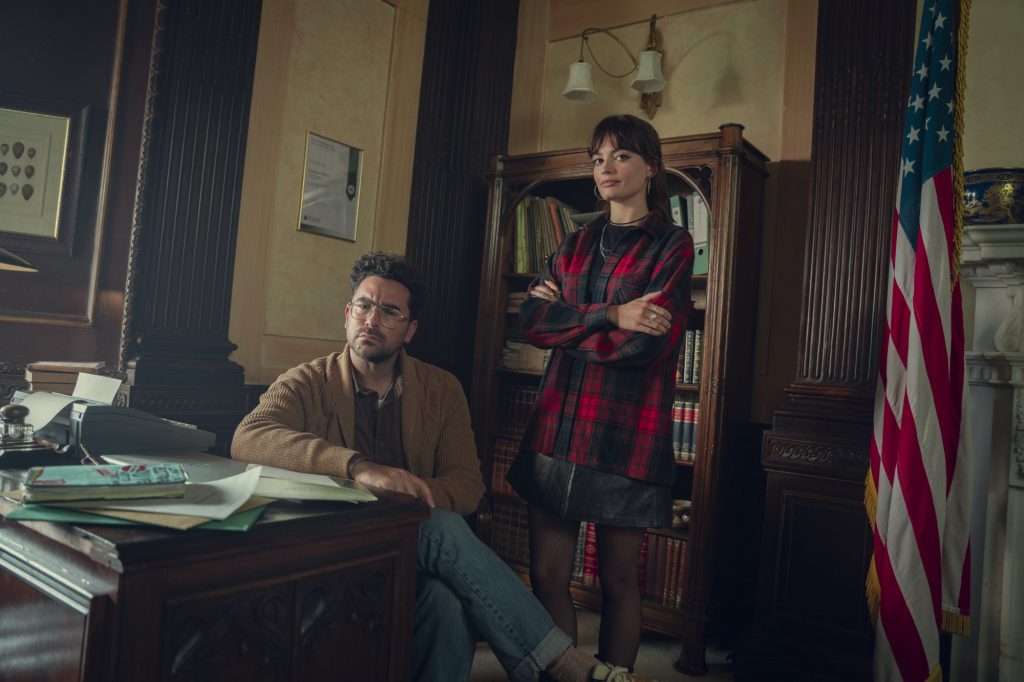 (L to R) Dan Levy as Thomas Molloy and Emma Mackey as Maeve