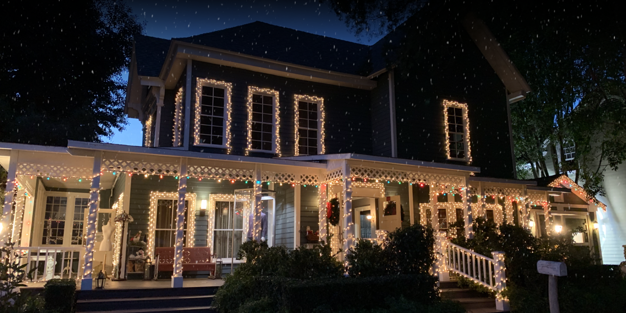 Festive Fun in Stars Hollow: Celebrate the Holidays with Gilmore Girls at Warner Bros. Studio Tour Hollywood!